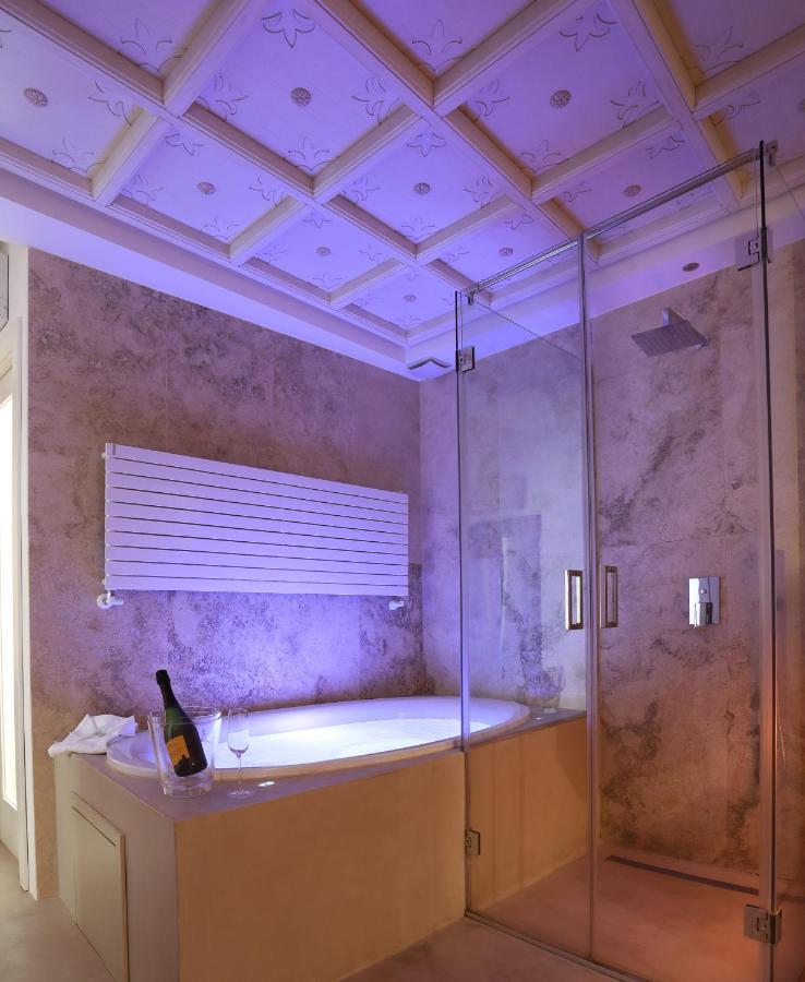 Palazzo Stapane Home Suite 9 - Luxury Living Monopoli Exteriör bild