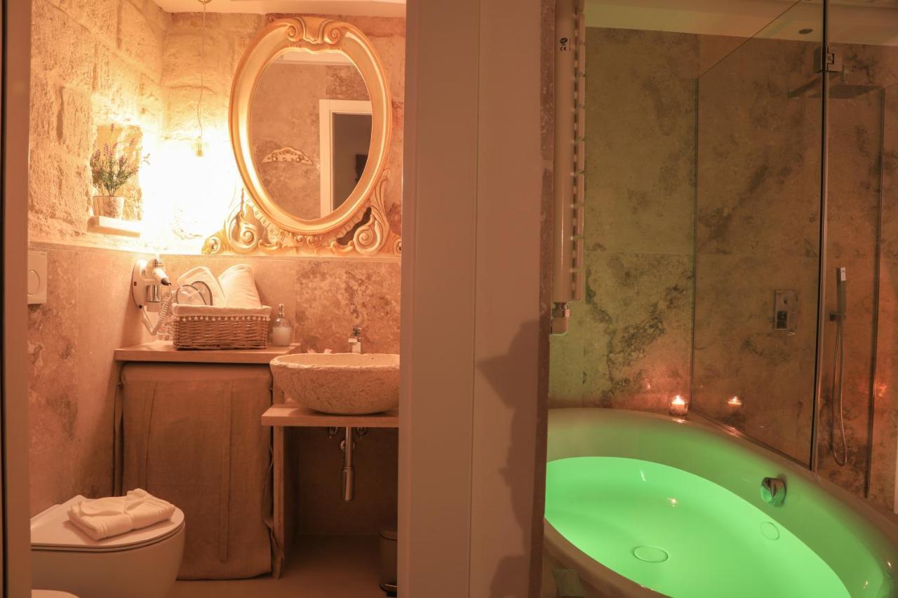 Palazzo Stapane Home Suite 9 - Luxury Living Monopoli Exteriör bild